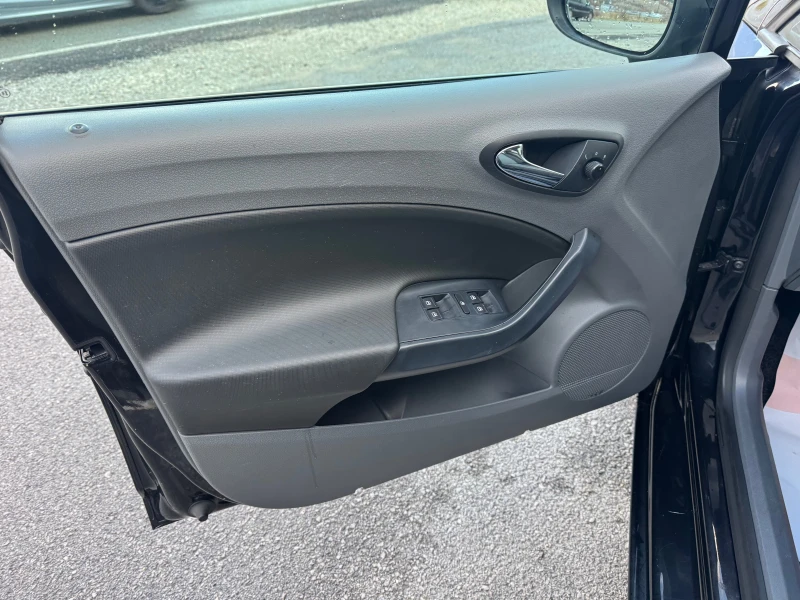 Seat Ibiza 1.4i , снимка 17 - Автомобили и джипове - 52504504