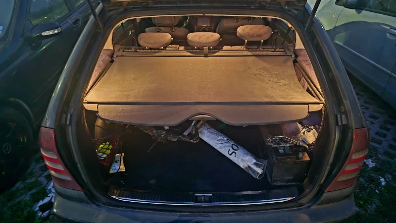 Mercedes-Benz C 220 CDI, снимка 6 - Автомобили и джипове - 52802239