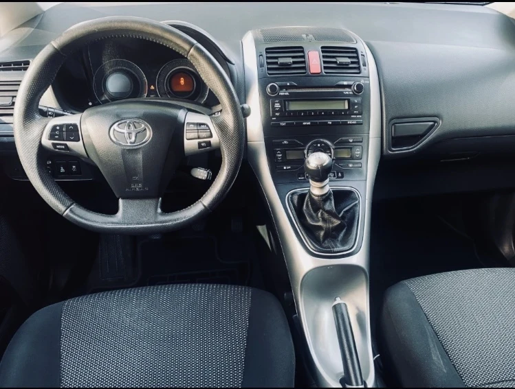 Toyota Auris 2.0D4D Keyless , снимка 4 - Автомобили и джипове - 53736105