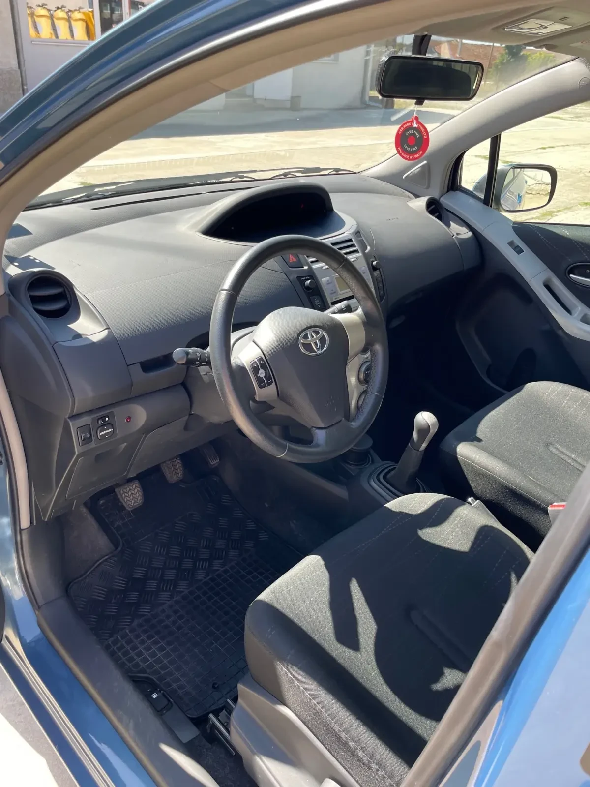 Toyota Yaris  - изображение 8