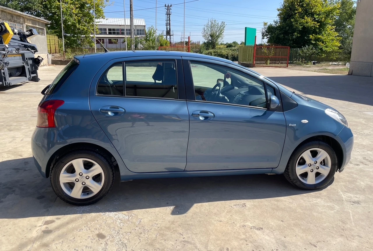 Toyota Yaris  - изображение 7