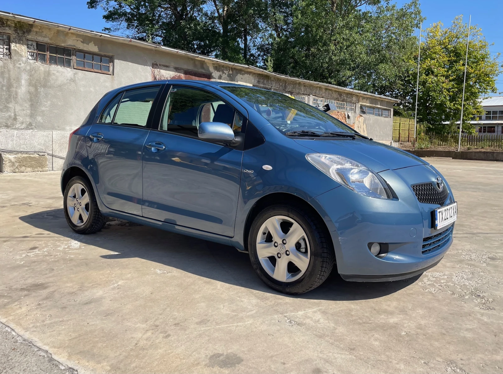 Toyota Yaris  - изображение 6