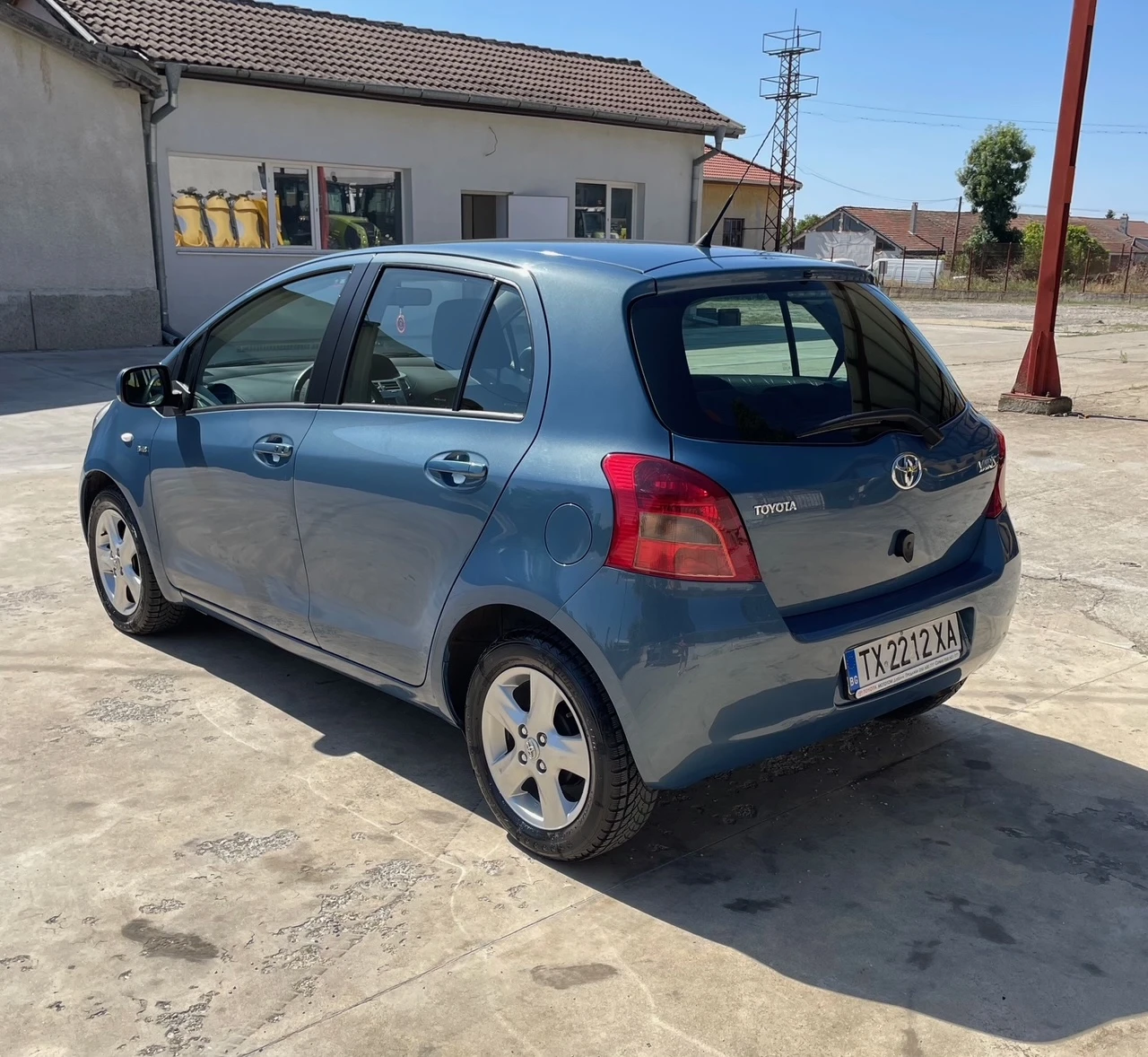 Toyota Yaris  - изображение 4