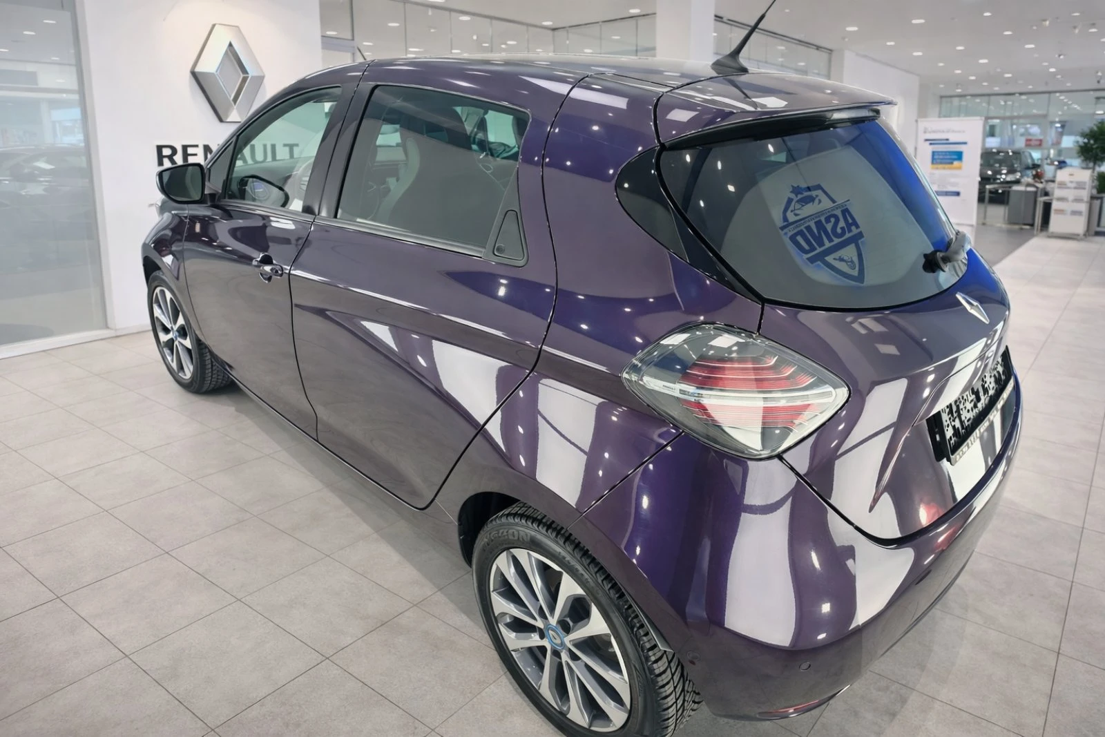 Renault Zoe 52kWh - изображение 3