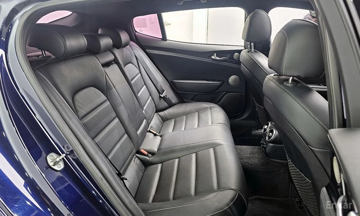 Kia Stinger 2.0 T AWD* FULL* HARMAN KARDON* 360* HEAD-UP* , снимка 15 - Автомобили и джипове - 54153130