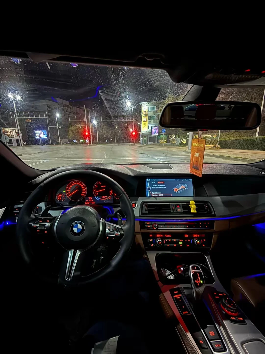 BMW 530 M5 ПАКЕТ//Luxury edition//КАСКО 1 год., снимка 11 - Автомобили и джипове - 54259536