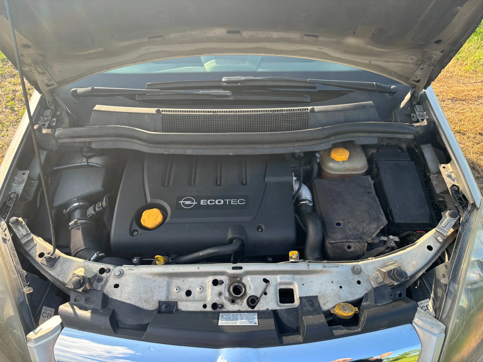 Opel Zafira 1.9 TDCI, снимка 6 - Автомобили и джипове - 54838244