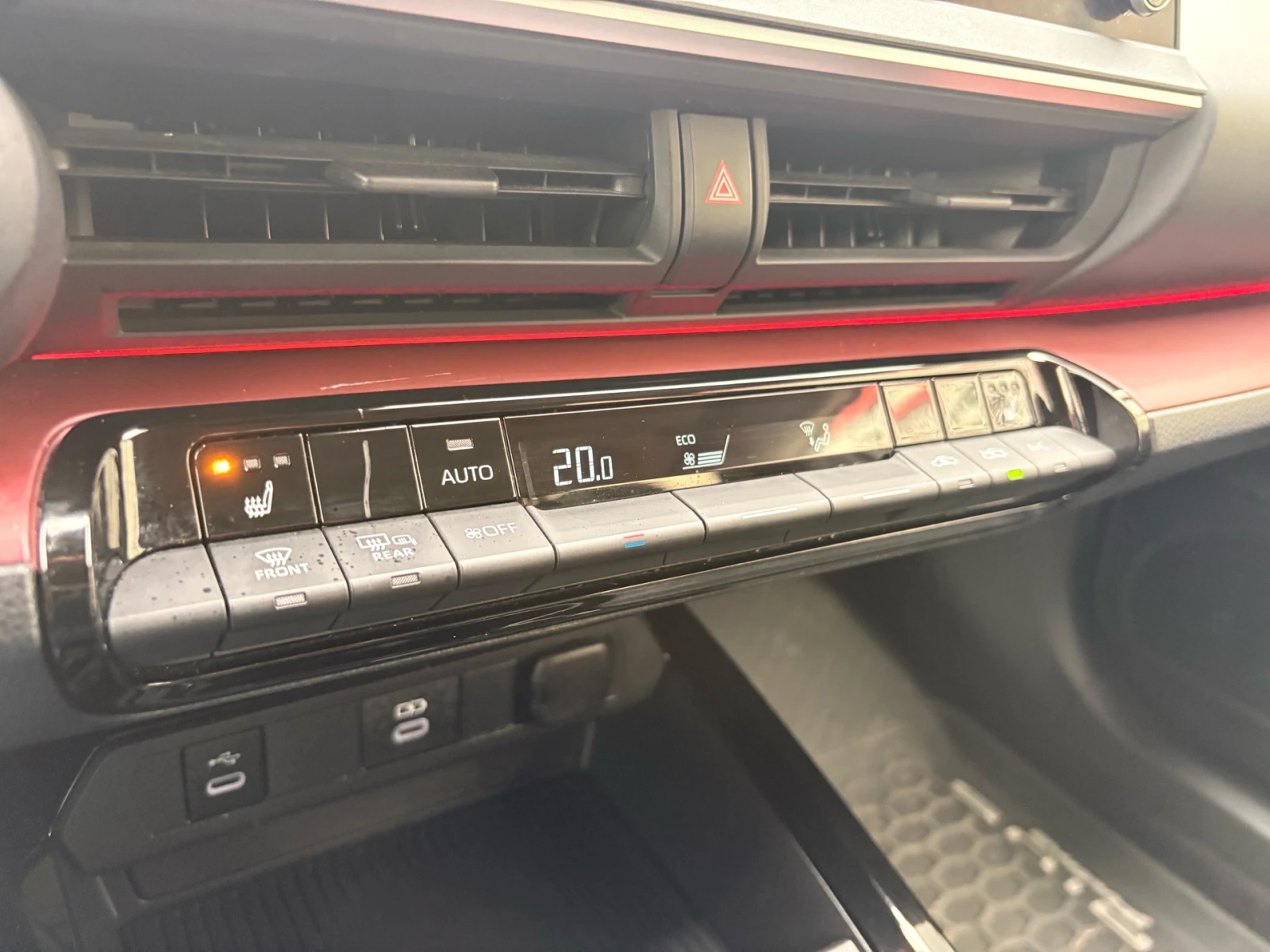 Toyota Prius Prime XSE FWD, снимка 12 - Автомобили и джипове - 55165726