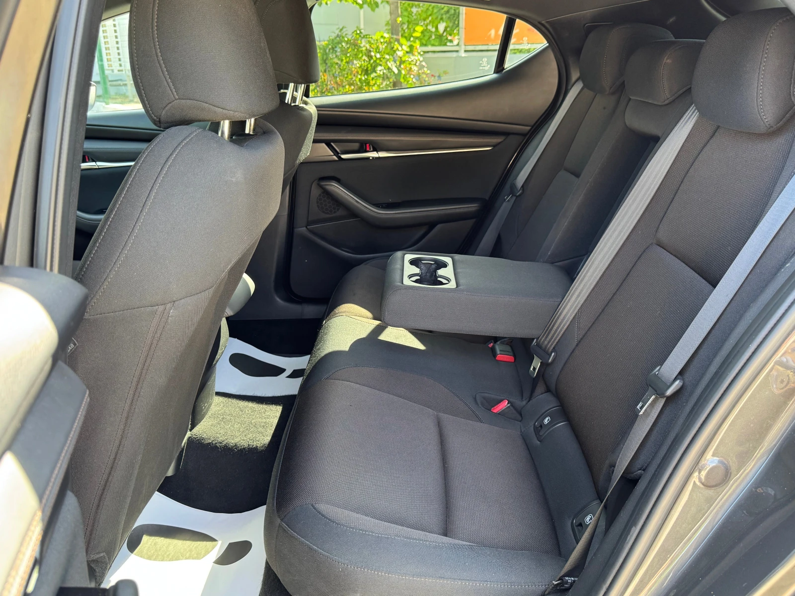 Mazda 3 1, 8d 116кс, снимка 13 - Автомобили и джипове - 55187542