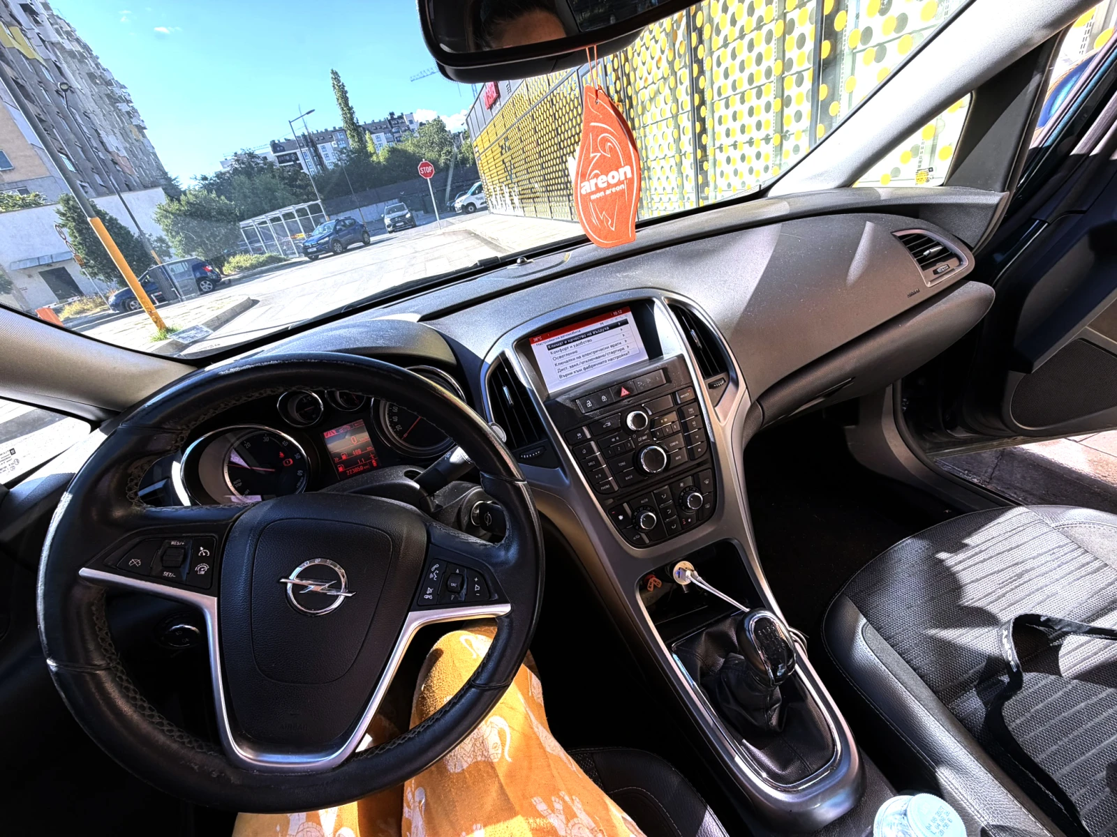 Opel Astra J Sedan 1.6 CDTI, снимка 15 - Автомобили и джипове - 56211833