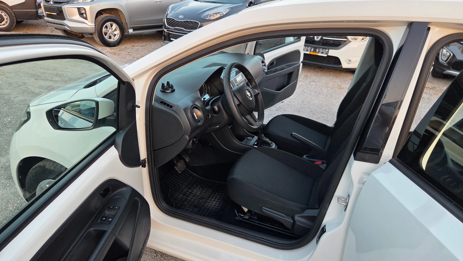 Skoda Citigo e-iV 36.8 kWh, снимка 9 - Автомобили и джипове - 56414122