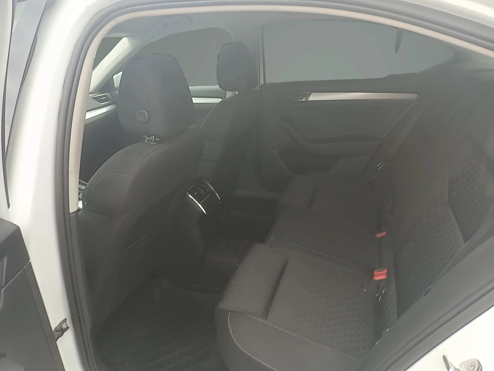 Skoda Superb 1.5TSI/7DSG | Mobile.bg � ����������� 12
