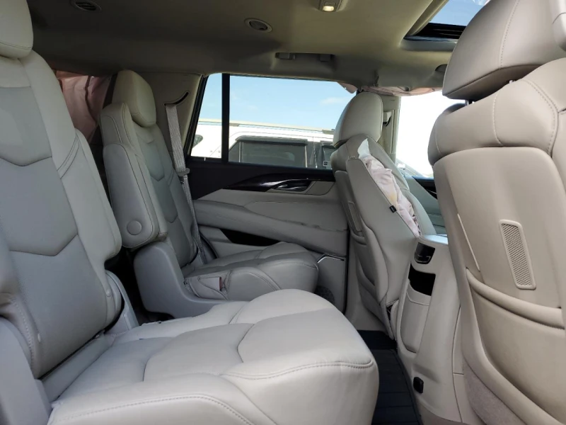 Cadillac Escalade LUXURY, снимка 12 - Автомобили и джипове - 48799180