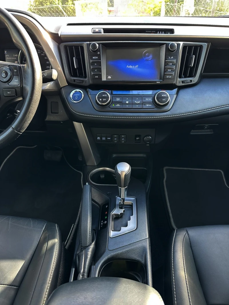 Toyota Rav4 2.5i&HYBRID* РАВЕН НА НОВ, снимка 15 - Автомобили и джипове - 51798983