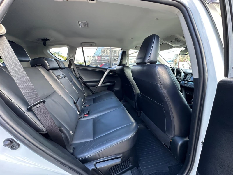 Toyota Rav4 2.5i&HYBRID* РАВЕН НА НОВ, снимка 12 - Автомобили и джипове - 51798983