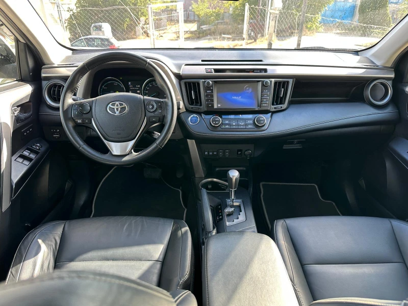 Toyota Rav4 2.5i&HYBRID* РАВЕН НА НОВ, снимка 14 - Автомобили и джипове - 51798983
