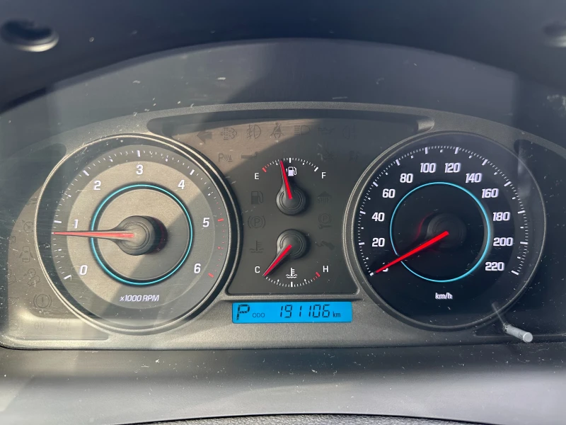 Chevrolet Captiva Автомат/Кожа/7места, снимка 14 - Автомобили и джипове - 52875557