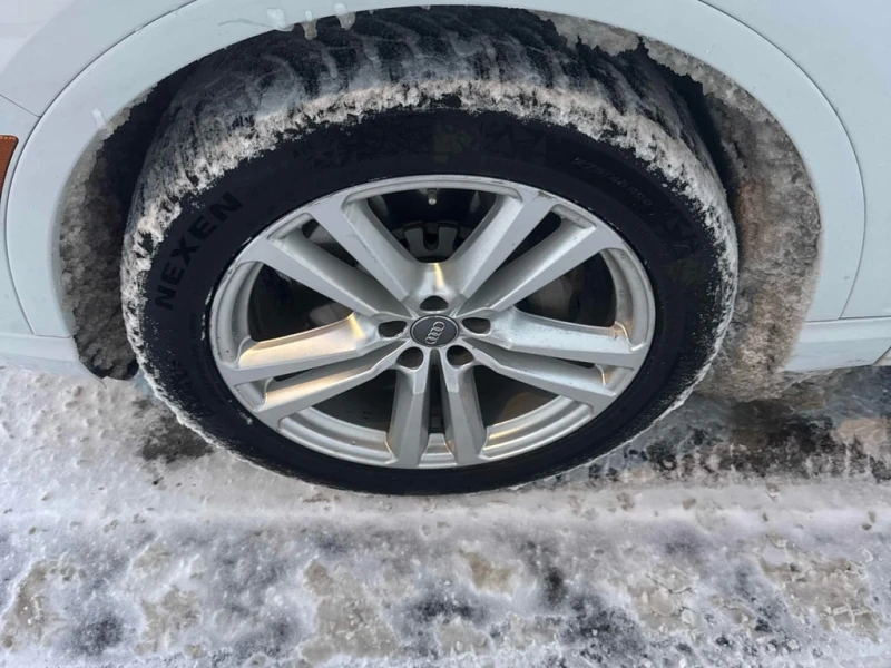 Audi Q7 3.0T Progressiv  CARFAX, снимка 7 - Автомобили и джипове - 53361681