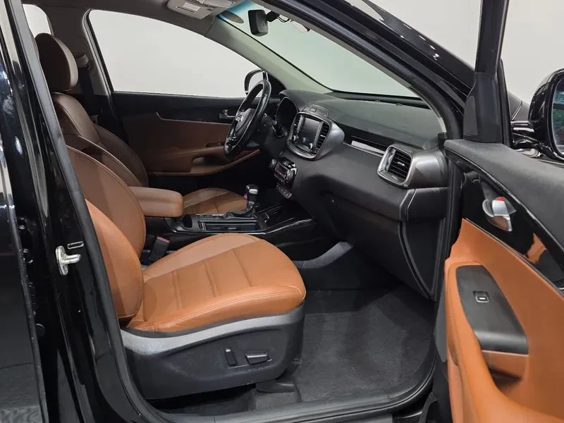 Kia Sorento 2.2 CRDI 4WD - САМО 30% АВАНС, снимка 11 - Автомобили и джипове - 56017227