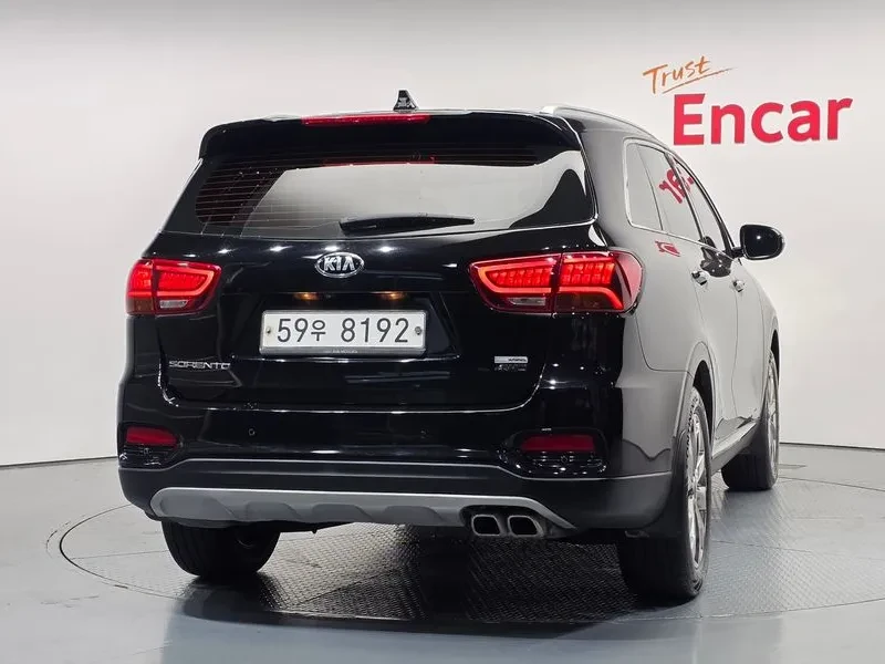Kia Sorento 2.2 CRDI 4WD - САМО 30% АВАНС, снимка 4 - Автомобили и джипове - 56017227