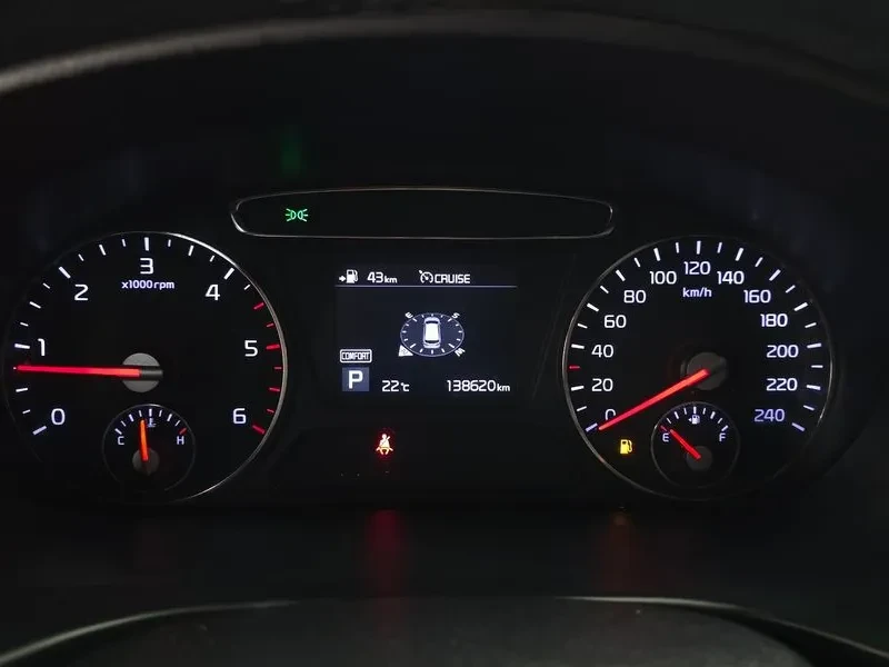Kia Sorento 2.2 CRDI 4WD - САМО 30% АВАНС, снимка 8 - Автомобили и джипове - 56017227