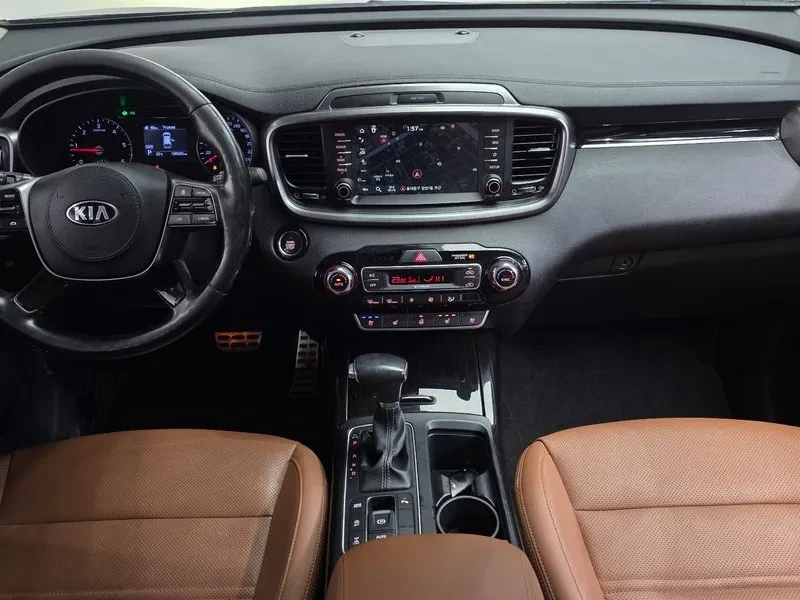 Kia Sorento 2.2 CRDI 4WD - САМО 30% АВАНС, снимка 7 - Автомобили и джипове - 56017227