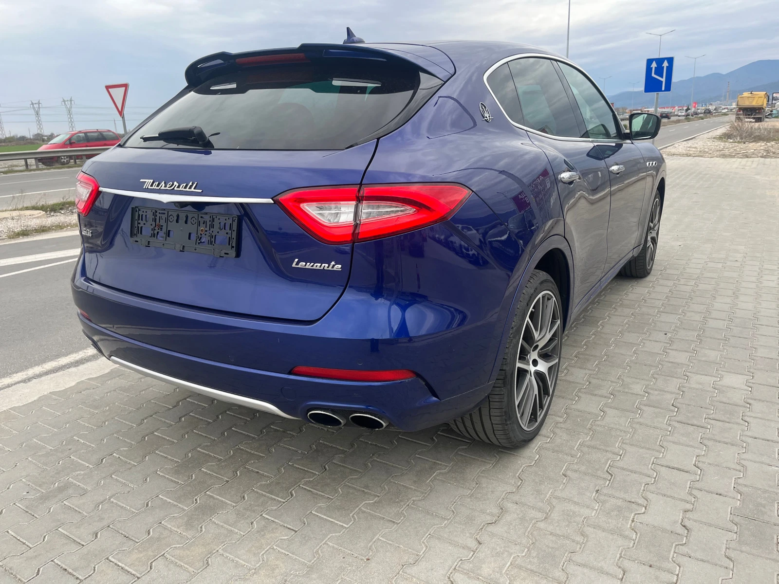 Maserati Levante 3.0 i 430 k.c - изображение 5