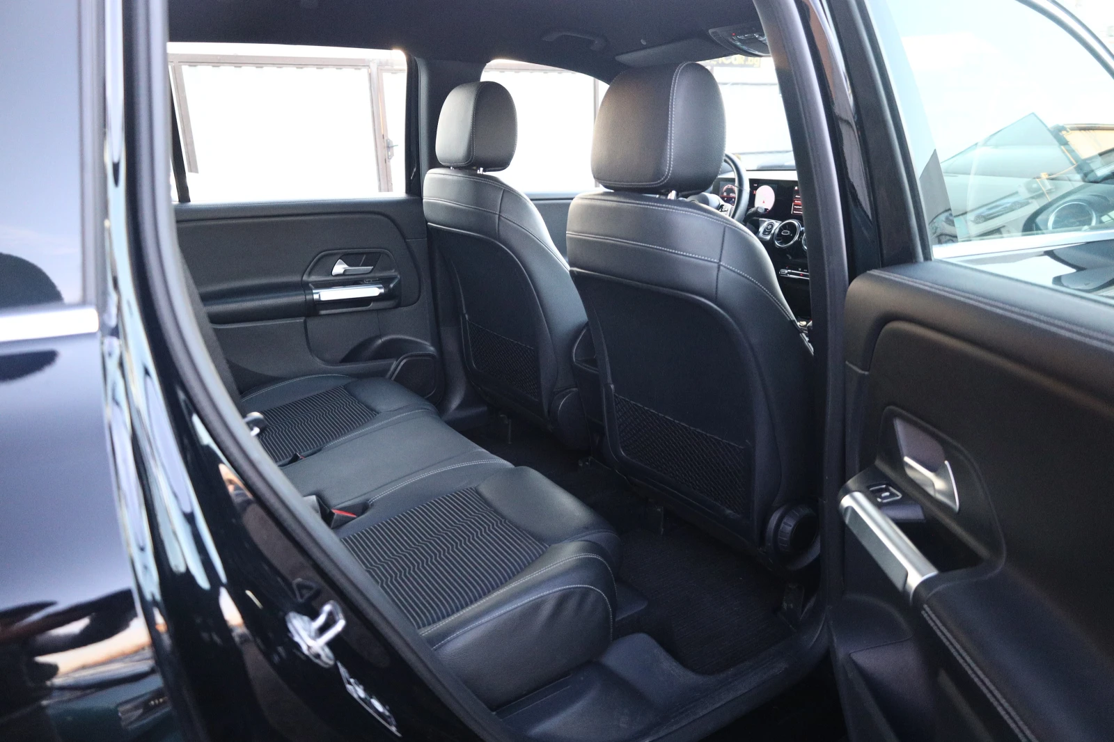 Mercedes-Benz GLB 200 d 4M DCT Progressive LED Kamera AHK #iCarbg  | Mobile.bg   15