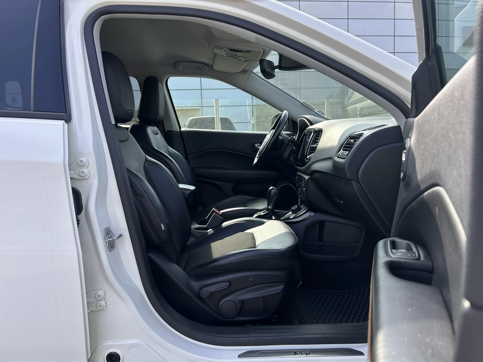 Jeep Compass LIMITED AWD - изображение 9
