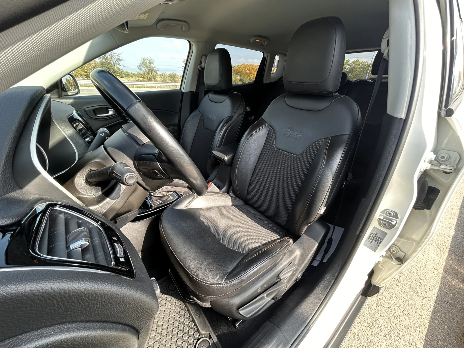 Jeep Compass LIMITED AWD - изображение 8