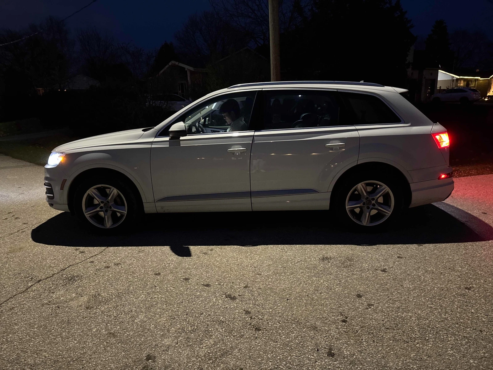 Audi Q7 * Komfort* QUATTRO* CARFAX*  - изображение 3