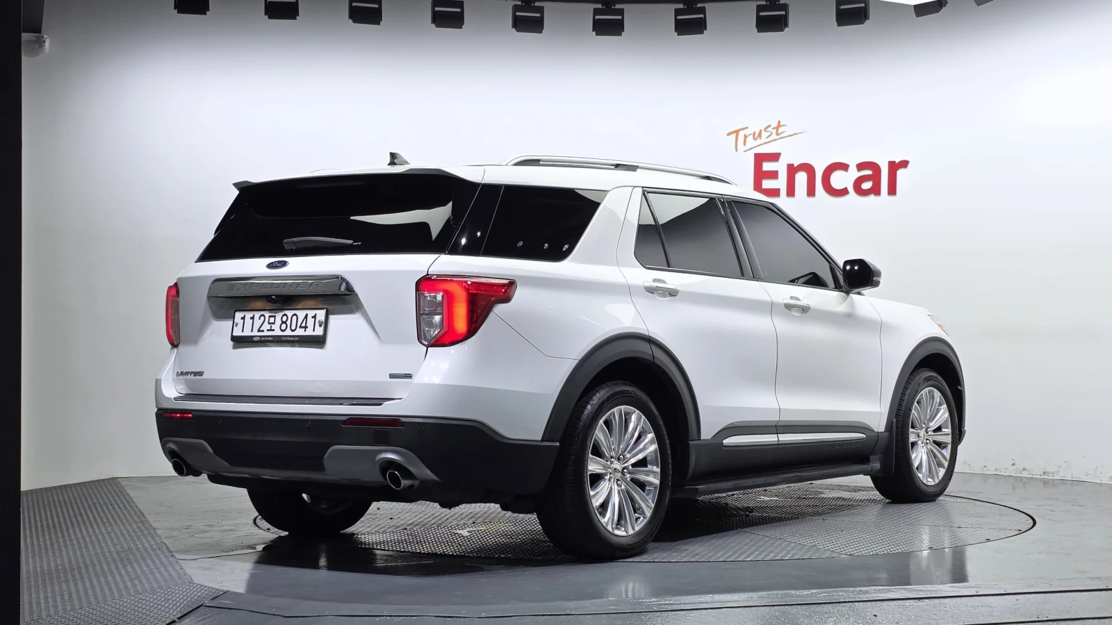 Ford Explorer 2.3* 360* BLIND SPOT* ЕЛ. БАГАЖНИК* ЛЮК* КРАЙНА ЦЕ, снимка 2 - Автомобили и джипове - 55594122