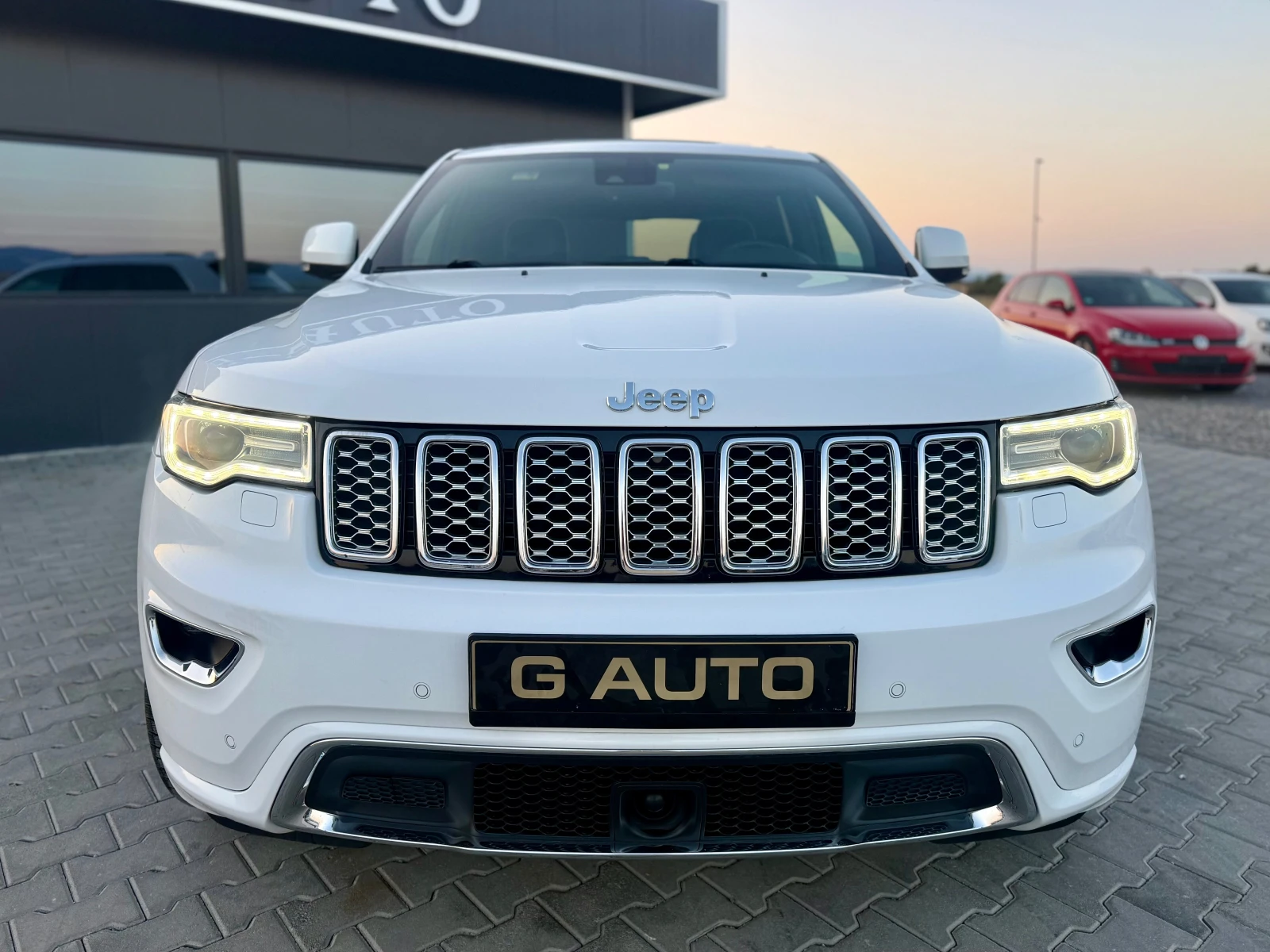 Jeep Grand cherokee 3.0CRDI 250 ks OVERLAND FACE LIFT Собствен лизинг , снимка 2 - Автомобили и джипове - 55635226
