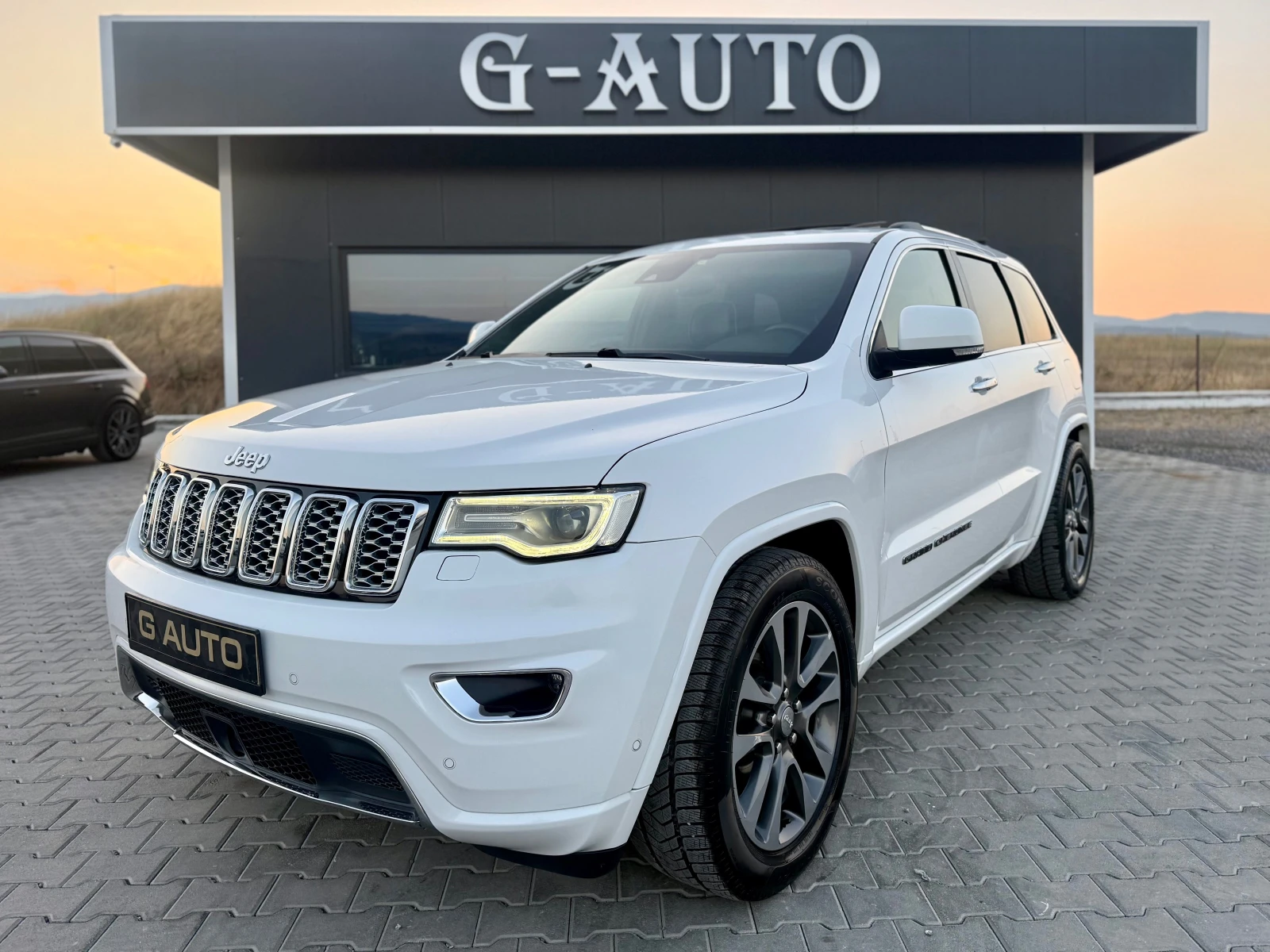 Jeep Grand cherokee 3.0CRDI 250 ks OVERLAND FACE LIFT Собствен лизинг 