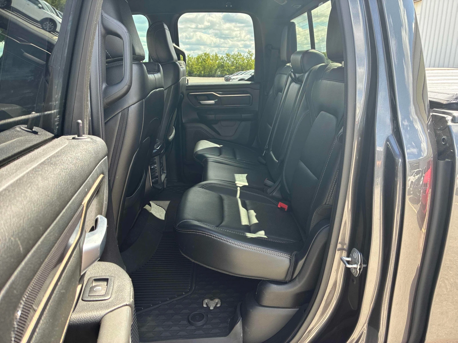Dodge RAM 1500 Rebel/CARFAX/КОЖА/5.7/КЛИП, снимка 13 - Автомобили и джипове - 55922885