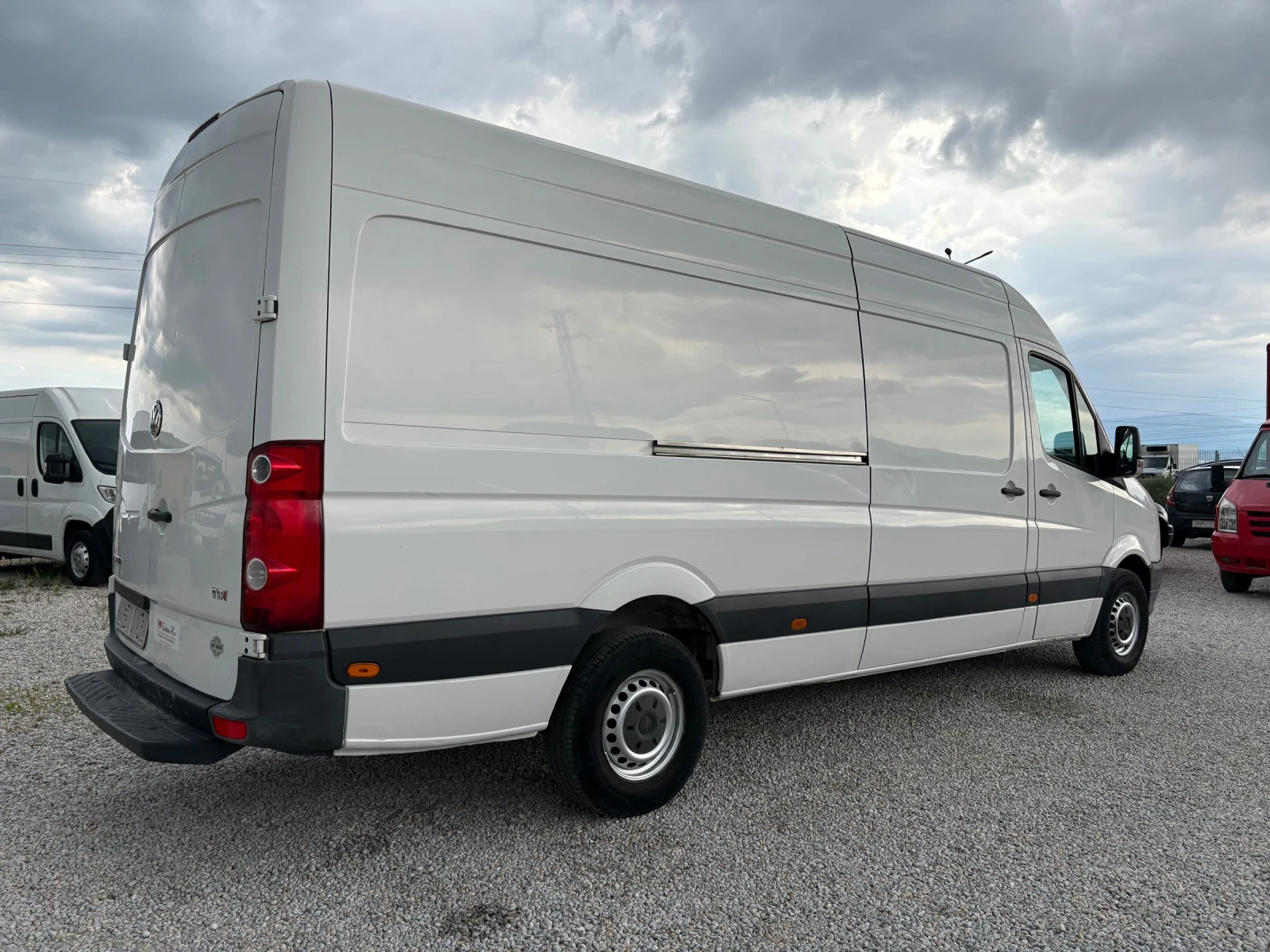 VW Crafter, снимка 5 - Бусове и автобуси - 54608207