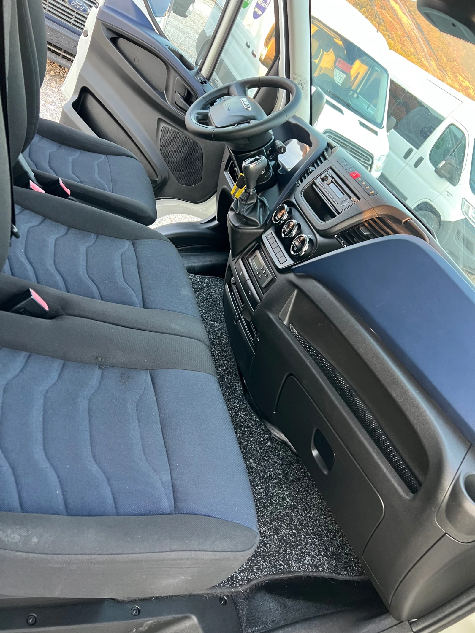 Iveco Daily ХЛАДИЛЕН* КЛИМАТРОНИК* , снимка 17 - Бусове и автобуси - 56144367