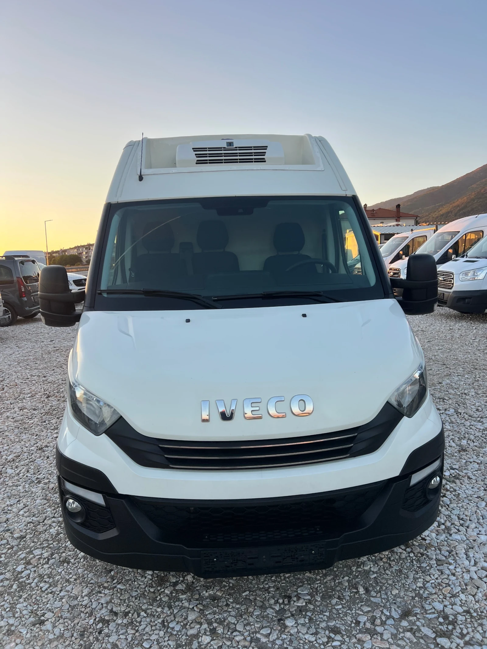 Iveco Daily ХЛАДИЛЕН* КЛИМАТРОНИК* , снимка 3 - Бусове и автобуси - 56144367