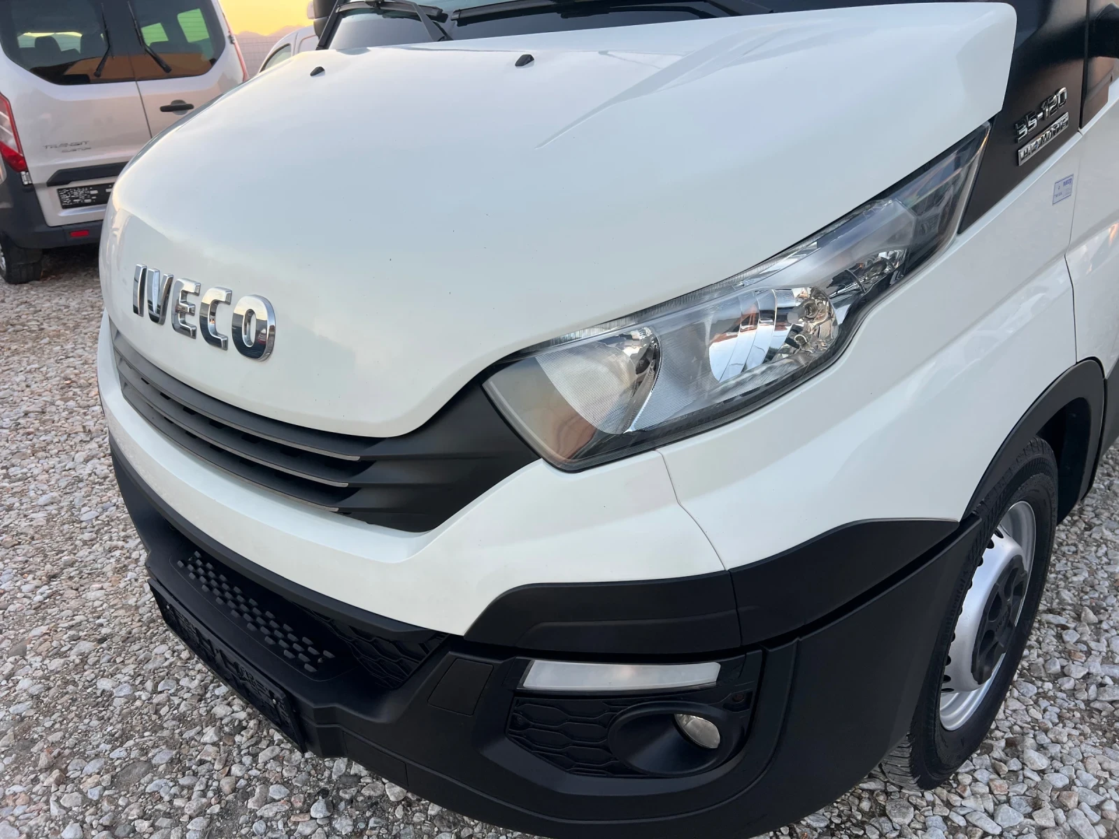 Iveco Daily ХЛАДИЛЕН* КЛИМАТРОНИК* , снимка 4 - Бусове и автобуси - 56144367