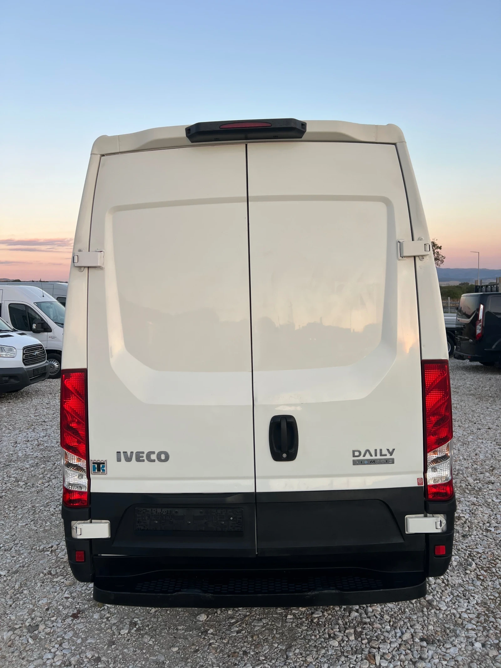 Iveco Daily ХЛАДИЛЕН* КЛИМАТРОНИК* , снимка 7 - Бусове и автобуси - 56144367