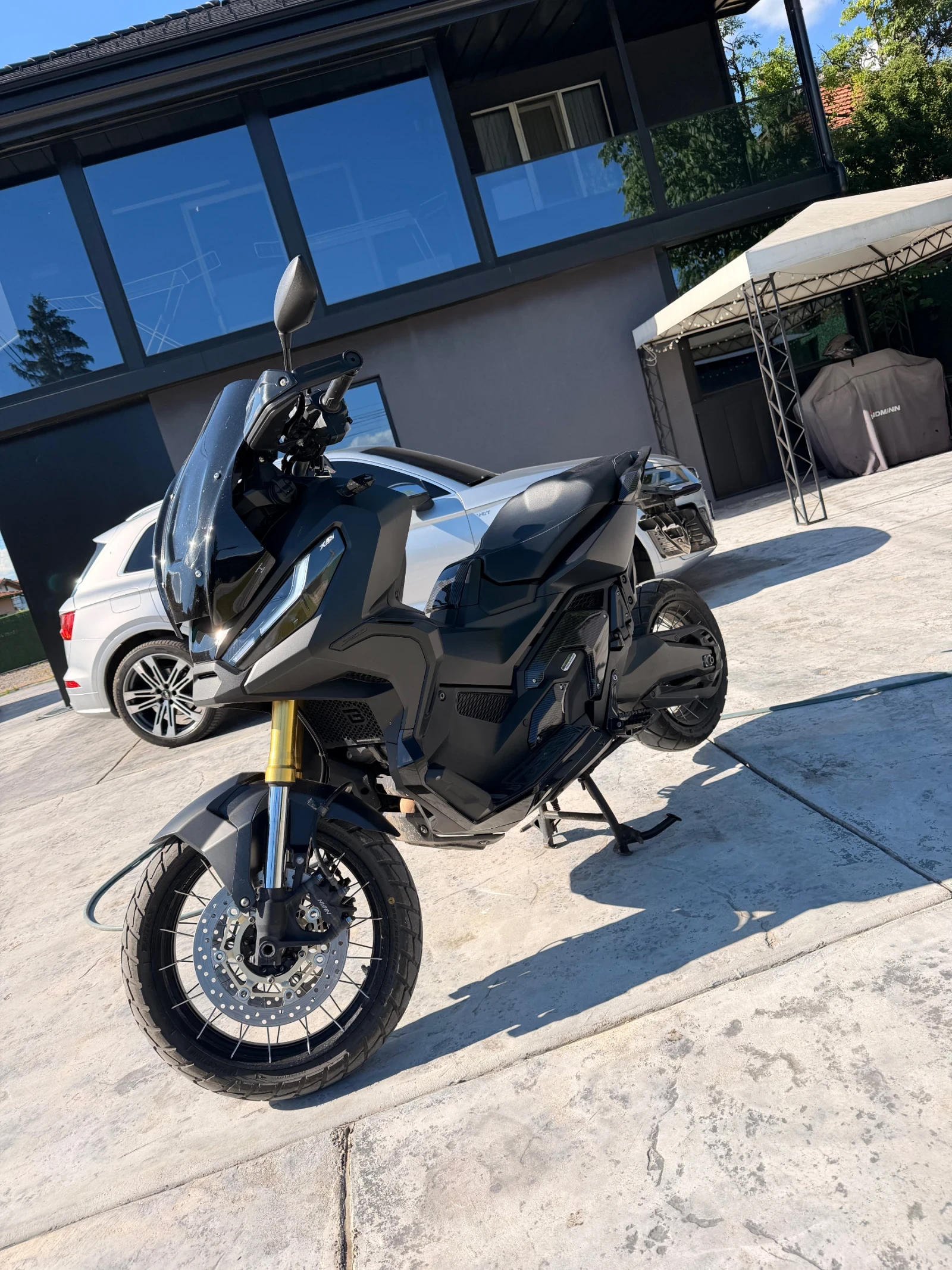 Honda X-ADV 750 FULL CARBON * AKRAPOVIC * 16000km * TOP, снимка 2 - Мотоциклети и мототехника - 54903950