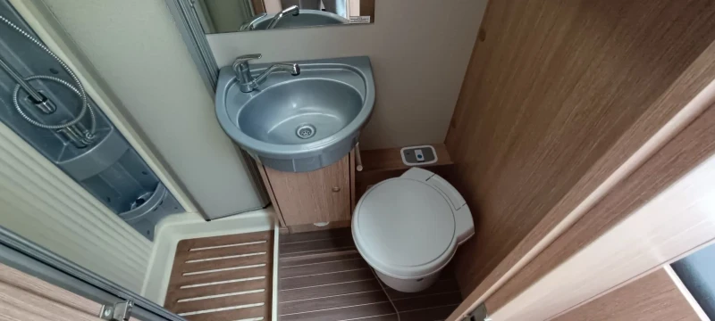 Кемпер Fiat Ducato, снимка 16 - Каравани и кемпери - 52498337