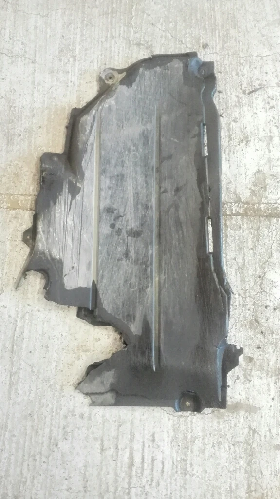 кора под мотор дясна Мерцедес А170