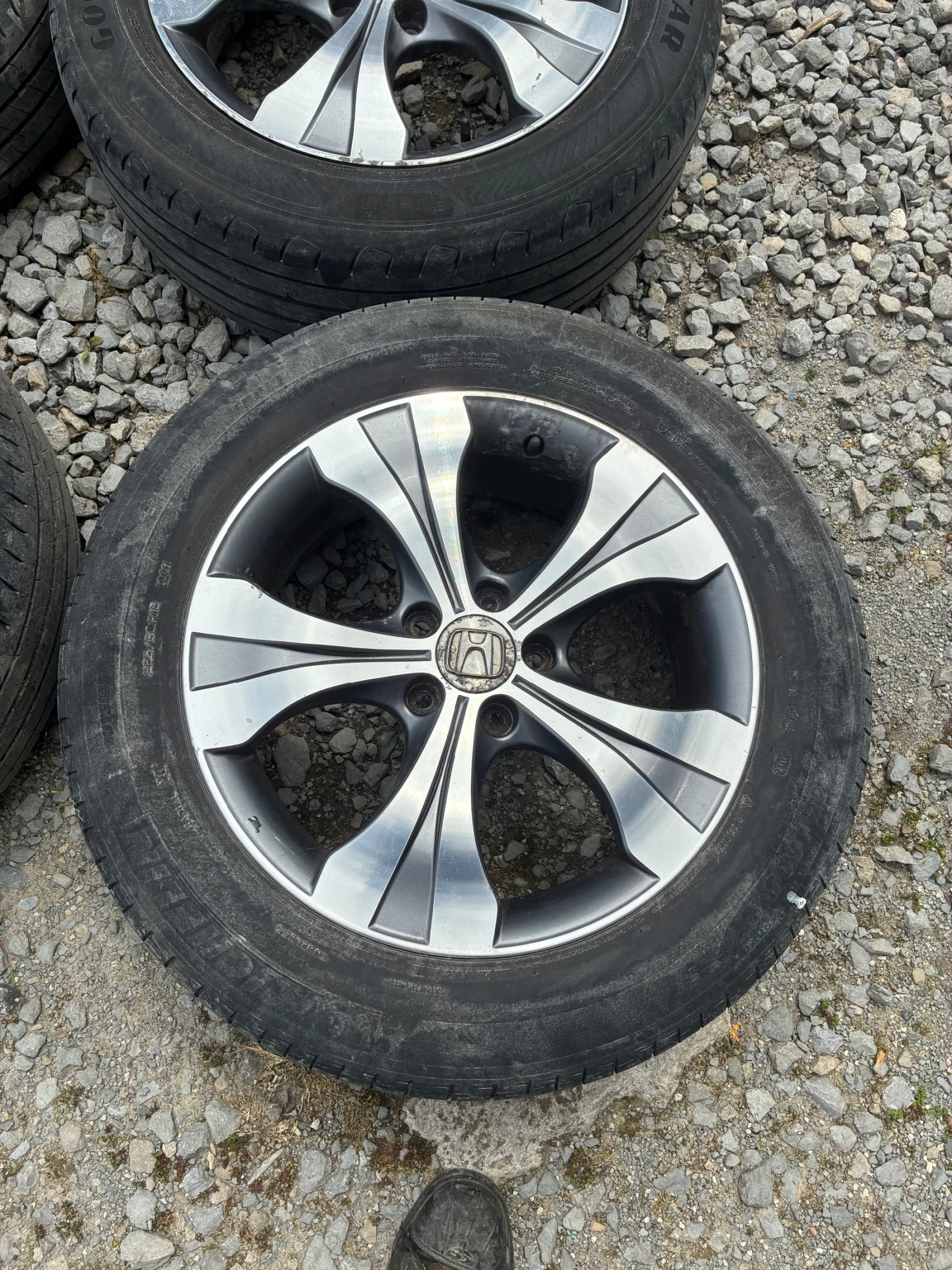 Гуми с джанти Goodyear 225/60R18, снимка 2 - Гуми и джанти - 54412855