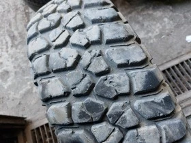 Гуми Всесезонни 235/75R15, снимка 2 - Гуми и джанти - 44388186