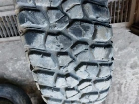 Гуми Всесезонни 235/75R15, снимка 1 - Гуми и джанти - 44388186