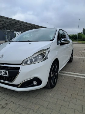 Peugeot 208 1.2 Tech edition, снимка 2