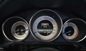 Mercedes-Benz E 300 E300 4MATIC Avantgarde, снимка 8