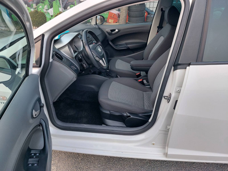 Seat Ibiza 1.6 tdi, 105кс, снимка 6 - Автомобили и джипове - 39799164