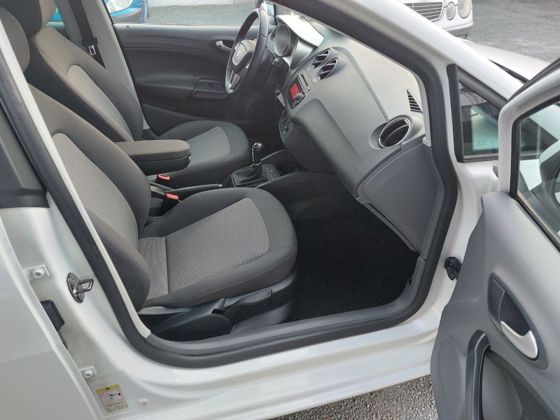 Seat Ibiza 1.6 tdi, 105кс, снимка 4 - Автомобили и джипове - 39799164